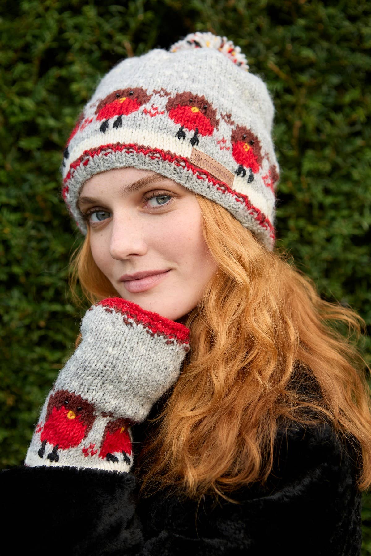 Christmas Robin Knit Bobble Hat Festive Red Wool